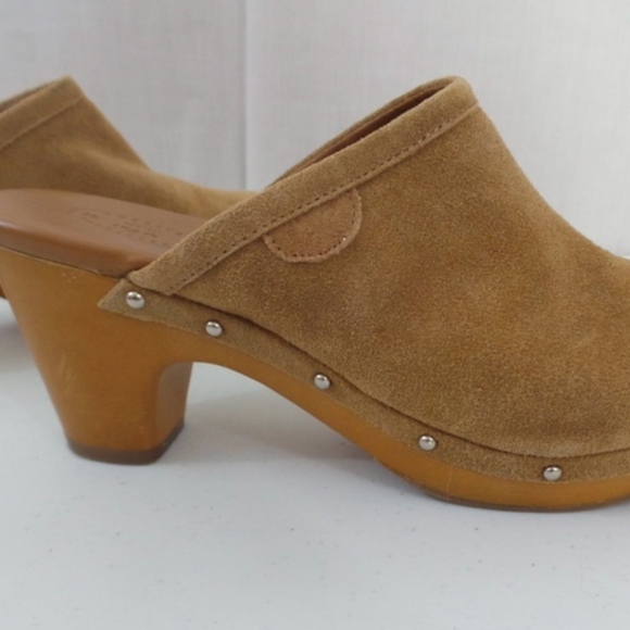 American Eagle Outfitters Tan Suede Clogs - Picture 2 of 5